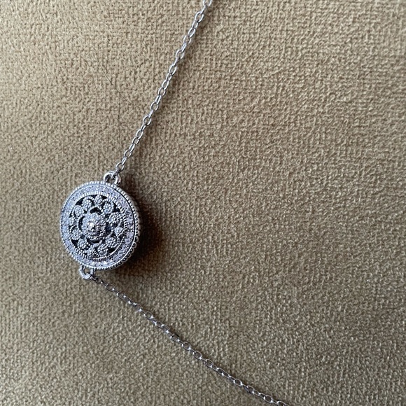 Silver Chain with Floral Discs Necklace - Picture 4 of 4